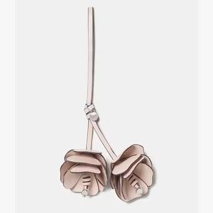 ♠️Kate Spade New York 3D Flowers Bloom Bag Charm, Powdered Sugar Pink NEW NWT